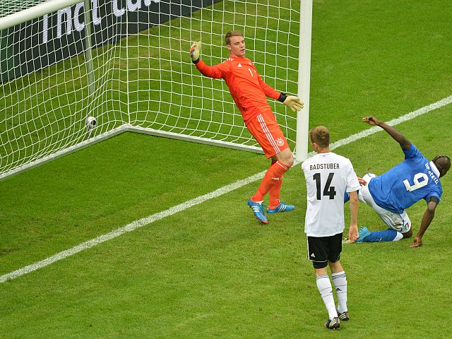 Balotelli 2 - Alemania 1 - 04