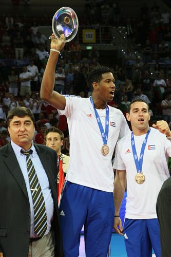 Cuba bronce en la Liga de Voly - 02