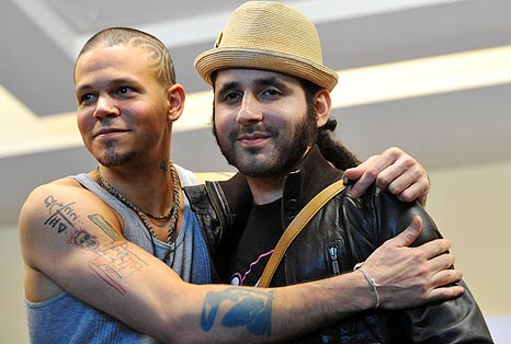 Visitante Calle 13 y su hermano el Residente