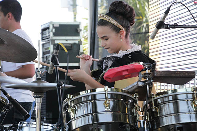 Niña baterista