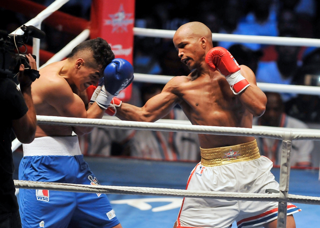 Roniel Iglesias vs Ricardo Legarda
