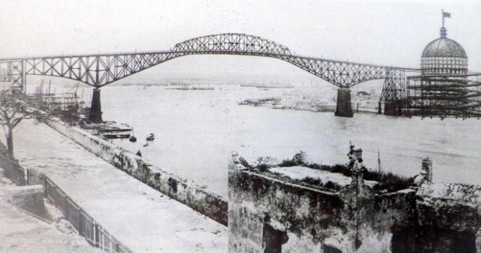 Proyección del puente pensado en el año 1912 Proyección del puente pensado en el año 1912