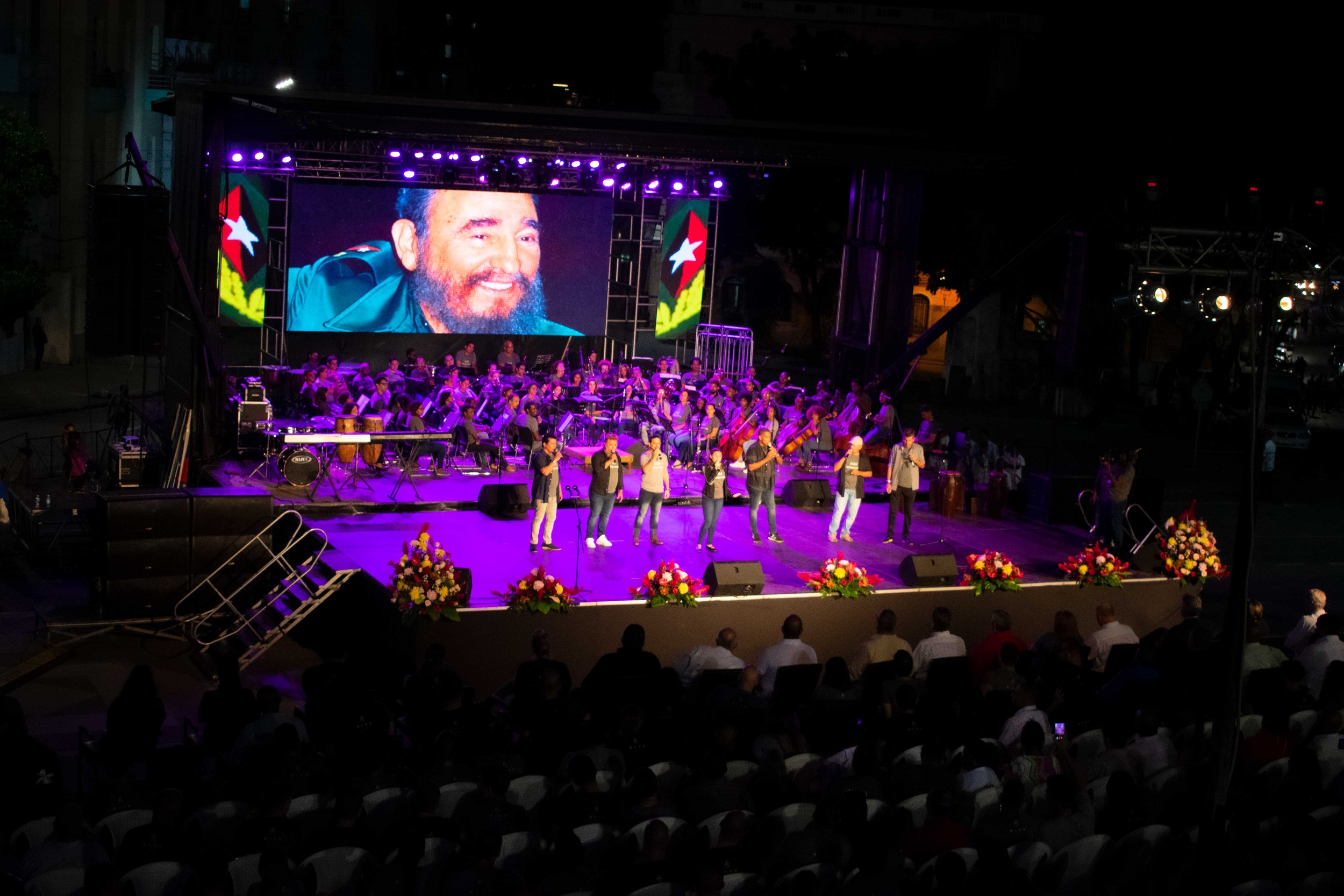 Escalinata-vigilia por Fidel