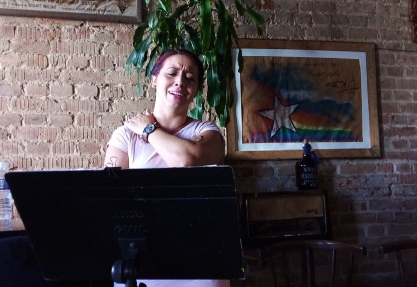 Homenaje a Velíu-Johana Simón