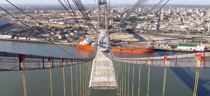 Puente colgante- África sobre Maputo