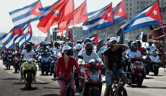 Caravanas puentes de amor-Cuba