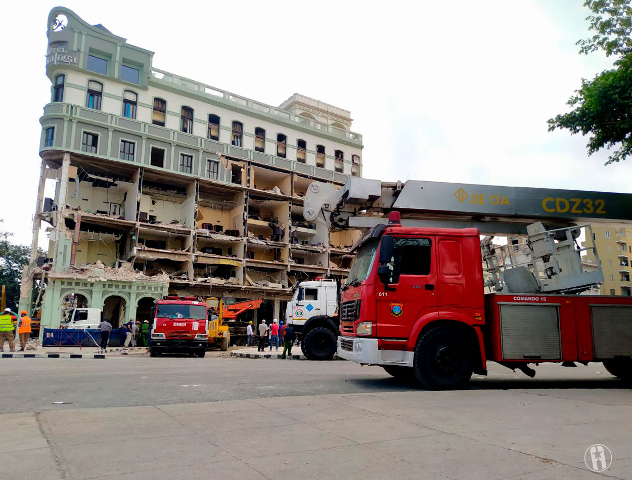 Camión de bomberos - hotel Saratoga