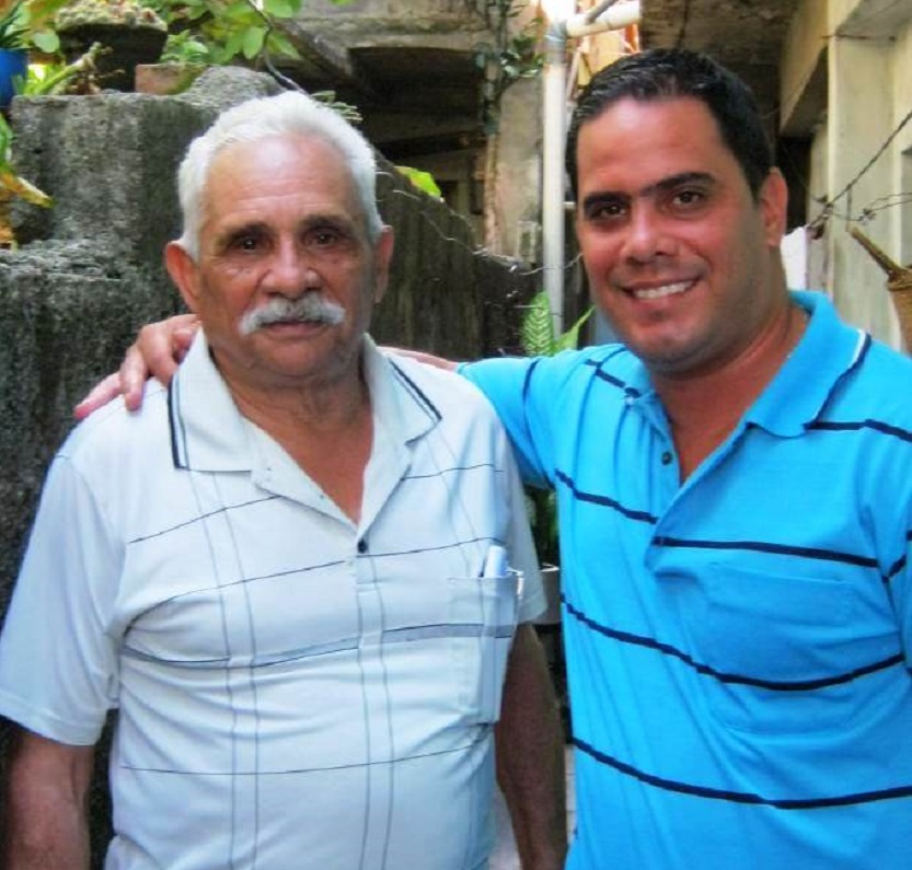 Julio-su nieto Carlos Alberto