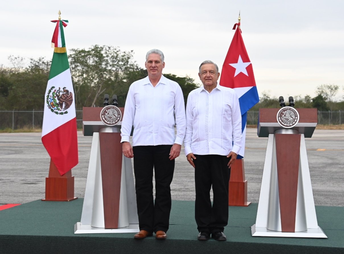 AMLO y Canel 1