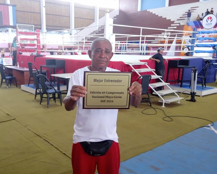  Entrenador de Boxeo espitiuano Justo Díaz