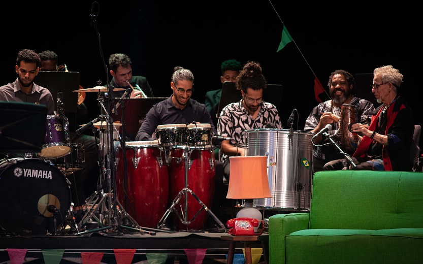 Los percusionistas Adner Lopez, José Julián Morejón, Yaroldy Abreu y Pedrinho Augusto y Carlos “El hueso”. 