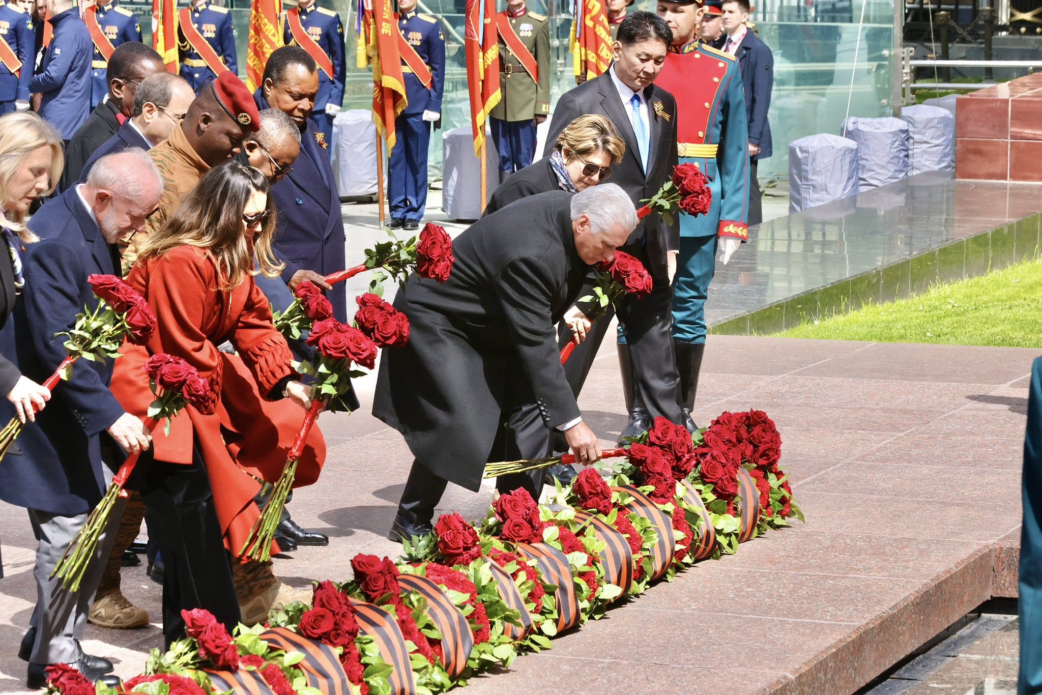 Gran desfile en Rusia conmemora el 80 aniversario de la victoria sobre el nazismo. Gran desfile en Rusia conmemora el 80 aniversario de la victoria sobre el nazismo.