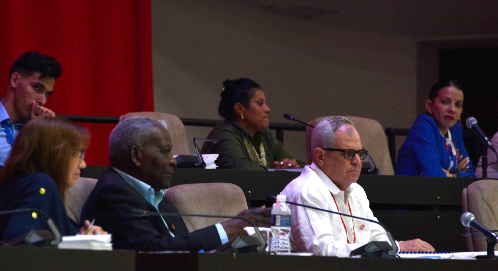 Continuidad de las comisiones a la Asamblea Continuidad de las comisiones a la Asamblea