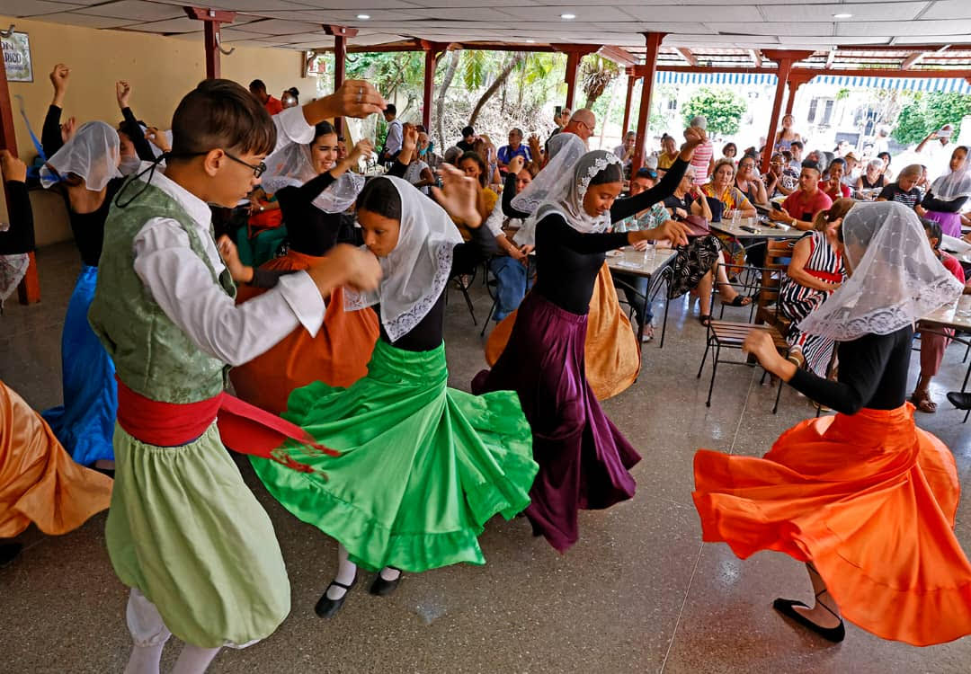 Herencia cultural y la cocina como punto de encuentro Herencia cultural y la cocina como punto de encuentro