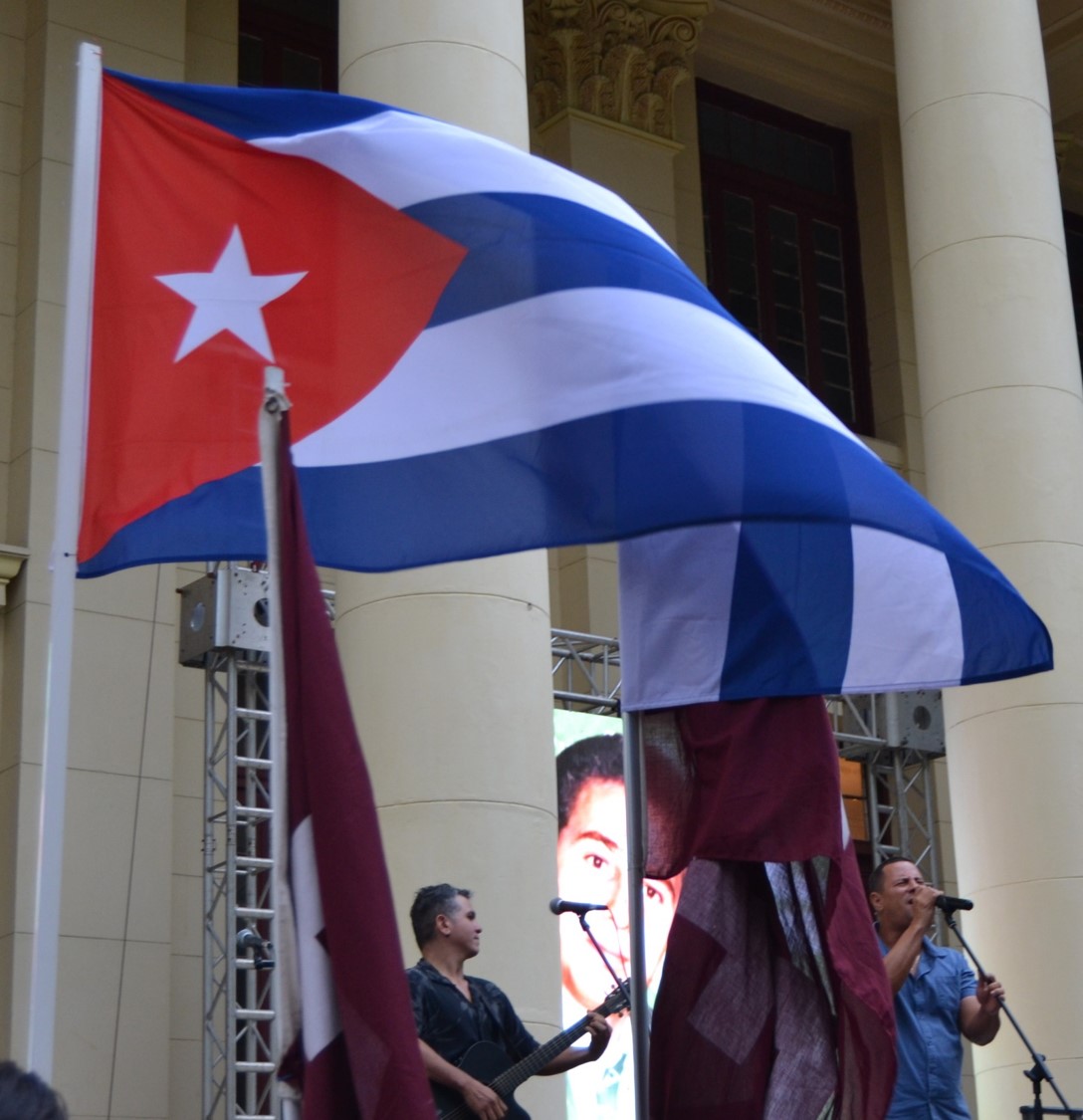 Jóvenes de Cuba recordaron el ingreso de Fidel a la Universidad de La Habana en la carrera de Derecho. Fotos: Sheila Moten / Cubahora Jóvenes de Cuba recordaron el ingreso de Fidel a la Universidad de La Habana en la carrera de Derecho. Fotos: Sheila Moten / Cubahora