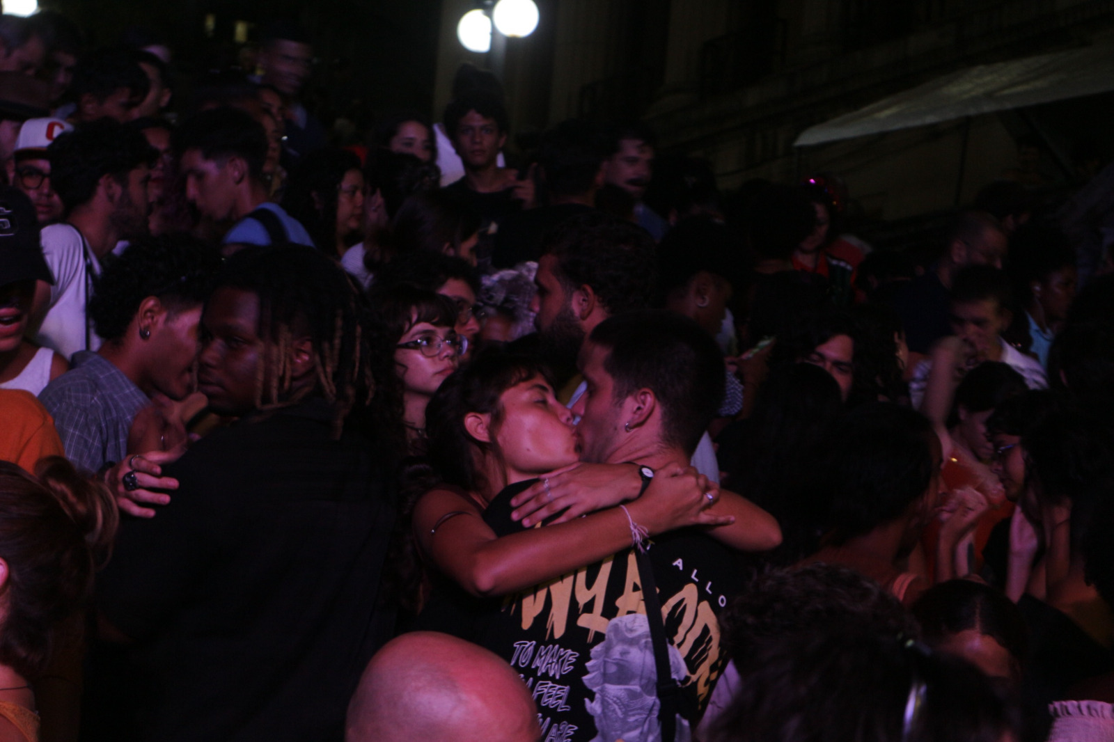 Con un concierto en la escalinata de la Universidad de La Habana inicia silvio Rodríguez gira por Latinoamérica. Fotos: José Luis Alvarez Suárez (Cubahora) Con un concierto en la escalinata de la Universidad de La Habana inicia silvio Rodríguez gira por Latinoamérica. Fotos: José Luis Alvarez Suárez (Cubahora)