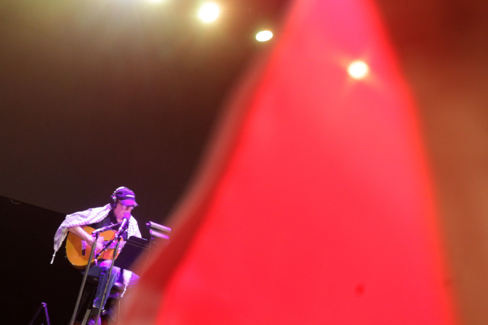Con un concierto en la escalinata de la Universidad de La Habana inicia silvio Rodríguez gira por Latinoamérica. Fotos: José Luis Alvarez Suárez (Cubahora) Con un concierto en la escalinata de la Universidad de La Habana inicia silvio Rodríguez gira por Latinoamérica. Fotos: José Luis Alvarez Suárez (Cubahora)