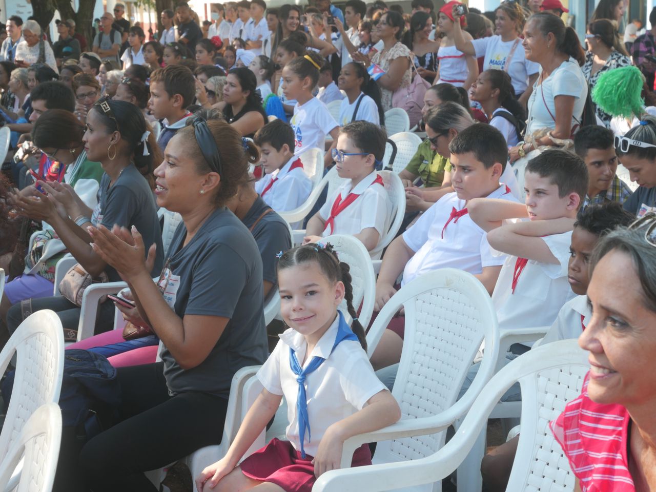 Holguín fue sede del acto nacional por el aniversario 21 de la Brigada de Instructores de Arte José Martí (BJM). Holguín fue sede del acto nacional por el aniversario 21 de la Brigada de Instructores de Arte José Martí (BJM).