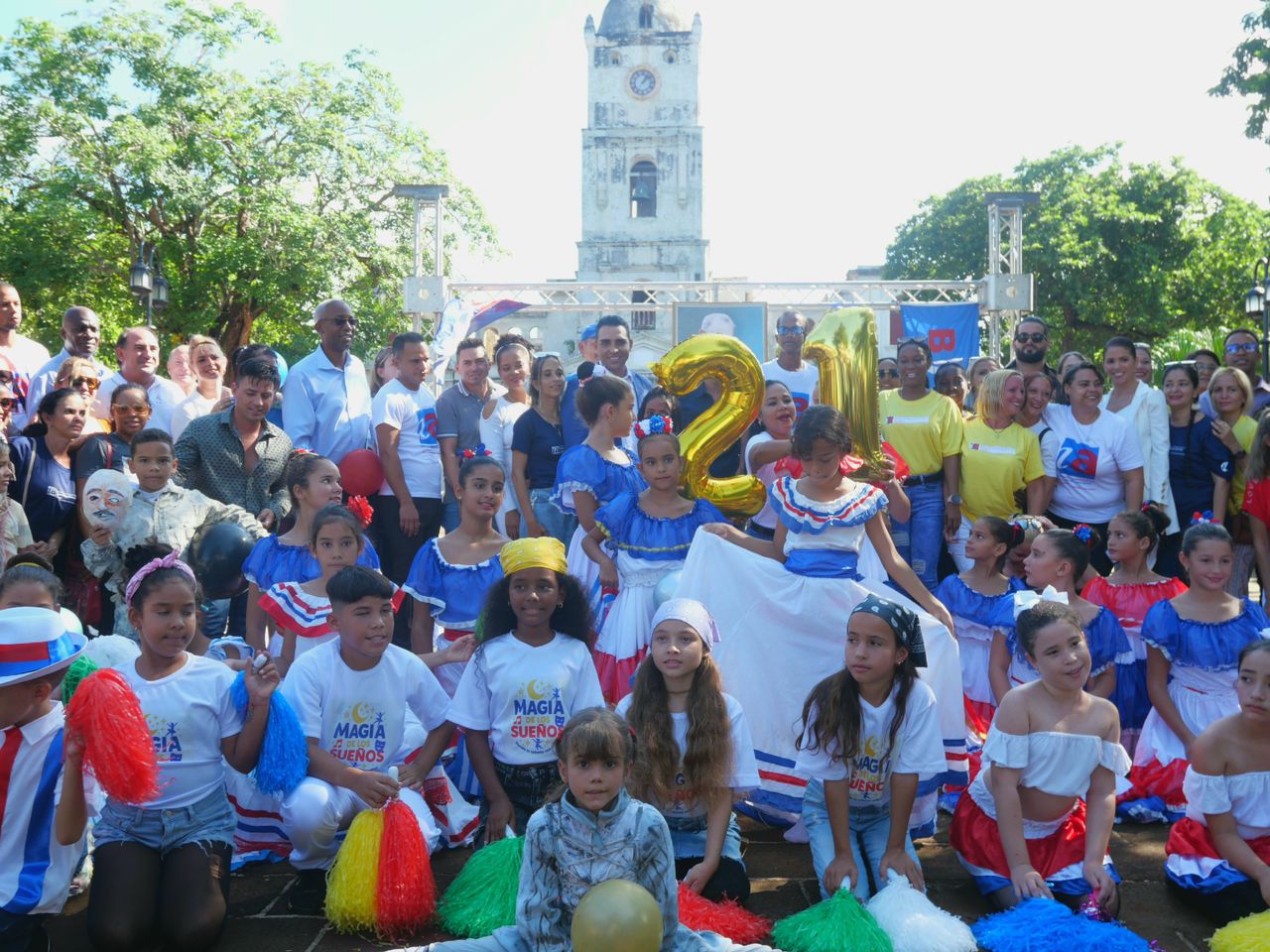 Holguín fue sede del acto nacional por el aniversario 21 de la Brigada de Instructores de Arte José Martí (BJM). Holguín fue sede del acto nacional por el aniversario 21 de la Brigada de Instructores de Arte José Martí (BJM).