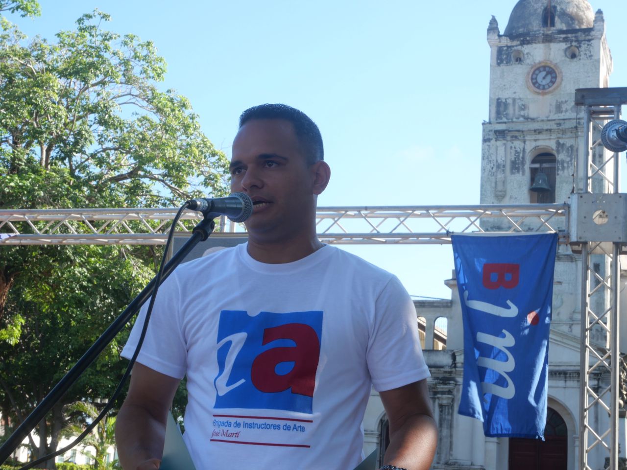 Holguín fue sede del acto nacional por el aniversario 21 de la Brigada de Instructores de Arte José Martí (BJM). Holguín fue sede del acto nacional por el aniversario 21 de la Brigada de Instructores de Arte José Martí (BJM).