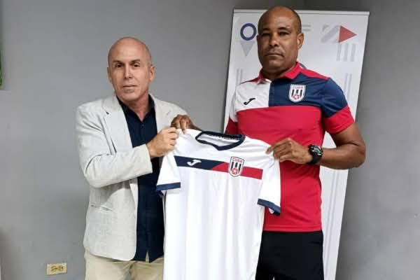 Pedro Pablo Pereira, nuevo estratega de la selección cubana de fútbol