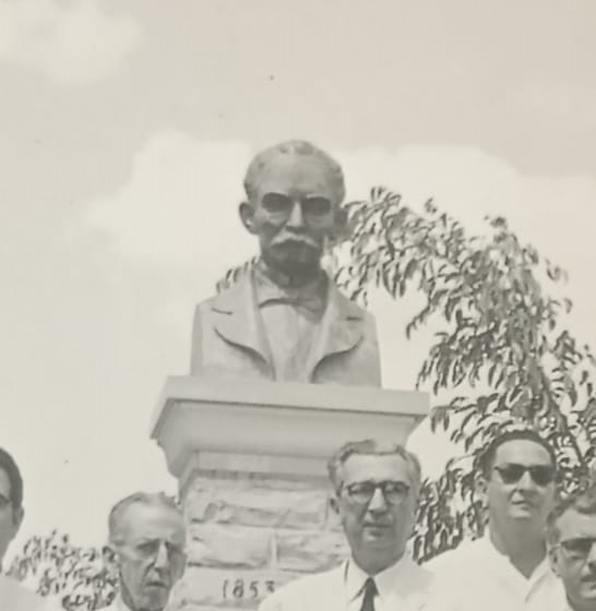 Busto de José Martí en 1953