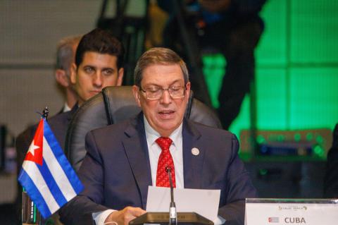 Cuba permanece firme en la defensa a ultranza de su soberanía Cuba permanece firme en la defensa a ultranza de su soberanía