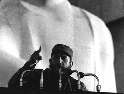 El Primer Ministro Fidel Castro durante su discurso en el acto conmemorativo por el Día de los Trabajadores, celebrado en la Plaza de la Revolución. 