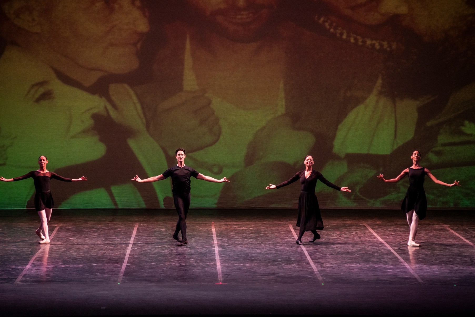 El Ballet Nacional de Cuba ilumina la Sala Avellaneda en homenaje a Fidel