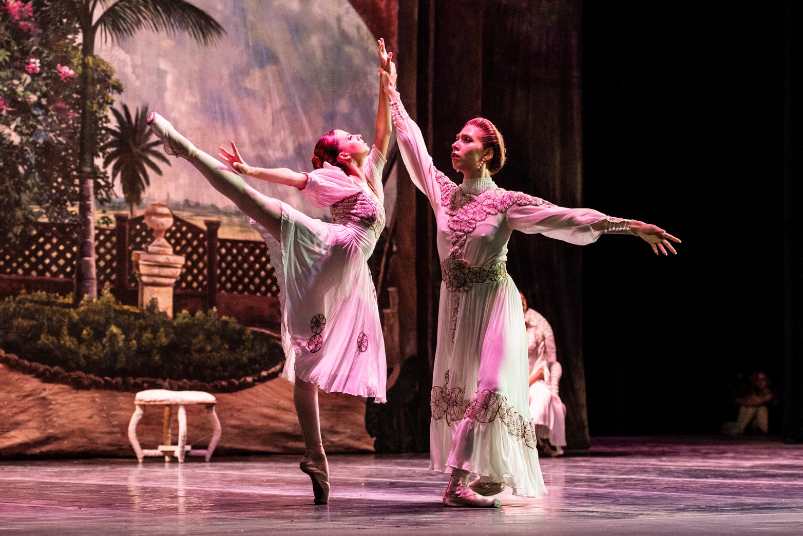 El Ballet Nacional de Cuba ilumina la Sala Avellaneda en homenaje a Fidel